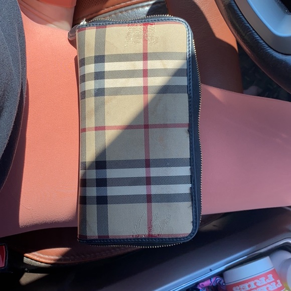 Burberry Purse and Wallet - Picture 3 of 5